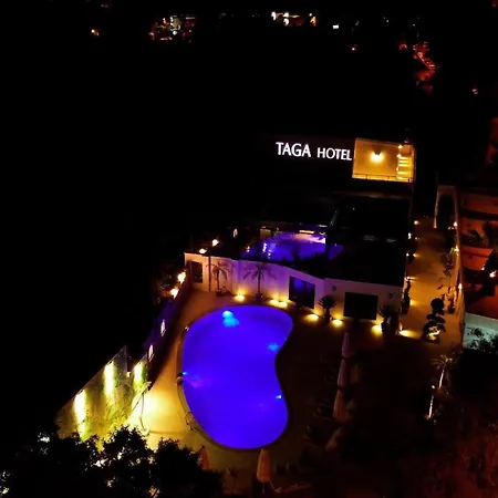 ホテル Taga *